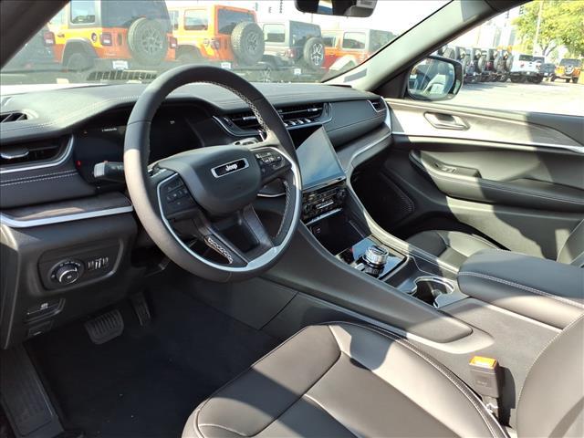new 2025 Jeep Grand Cherokee car, priced at $44,680
