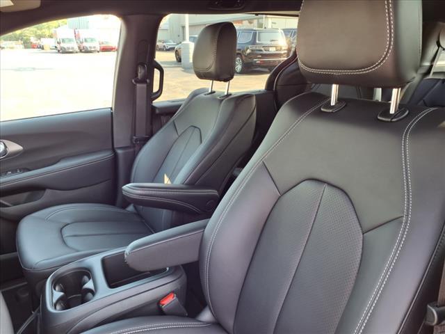 new 2026 Chrysler Pacifica car, priced at $40,014