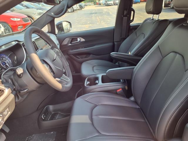 new 2026 Chrysler Pacifica car, priced at $40,014