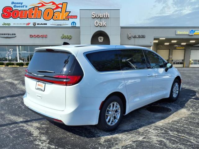 new 2026 Chrysler Pacifica car, priced at $40,014