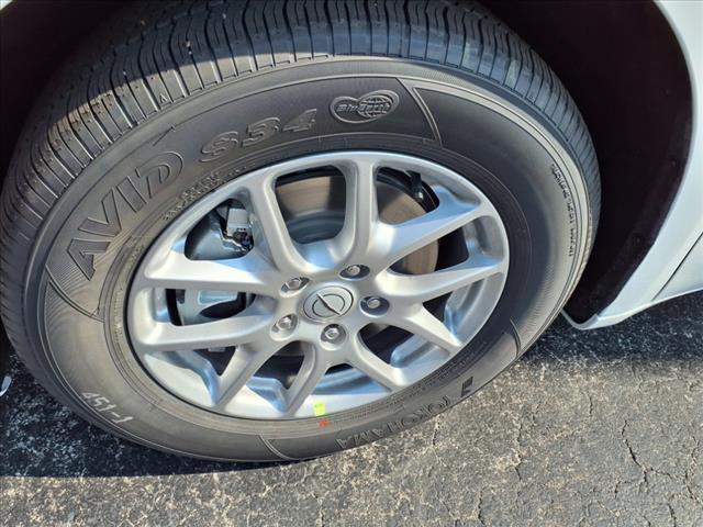 new 2026 Chrysler Pacifica car, priced at $40,014