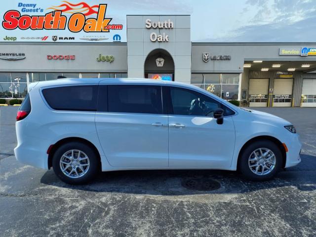 new 2026 Chrysler Pacifica car, priced at $40,014