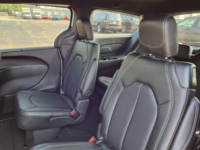 new 2026 Chrysler Pacifica car, priced at $40,014