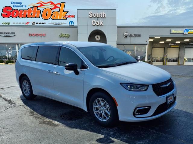 new 2026 Chrysler Pacifica car, priced at $40,014