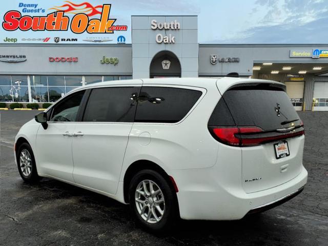 new 2026 Chrysler Pacifica car, priced at $39,938