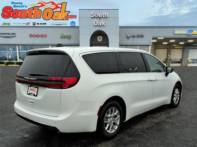 new 2026 Chrysler Pacifica car, priced at $39,938