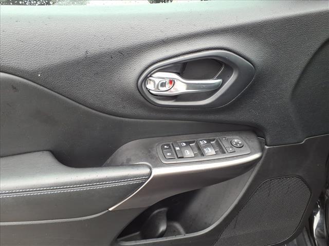 used 2020 Jeep Cherokee car, priced at $15,881