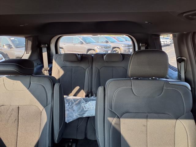 new 2025 Jeep Grand Cherokee L car, priced at $39,032