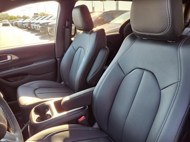 new 2026 Chrysler Pacifica car, priced at $40,014