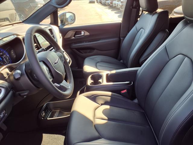 new 2026 Chrysler Pacifica car, priced at $40,014
