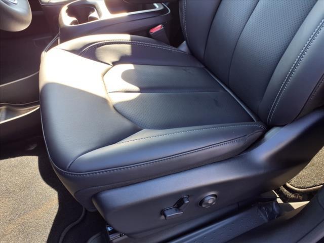 new 2026 Chrysler Pacifica car, priced at $40,014