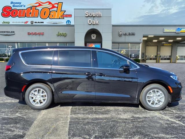 new 2026 Chrysler Pacifica car, priced at $40,014