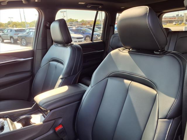 new 2025 Jeep Grand Cherokee car, priced at $47,059