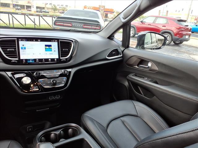 used 2025 Chrysler Pacifica car, priced at $29,881