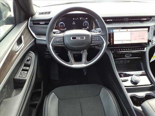 new 2026 Jeep Grand Cherokee car, priced at $47,930