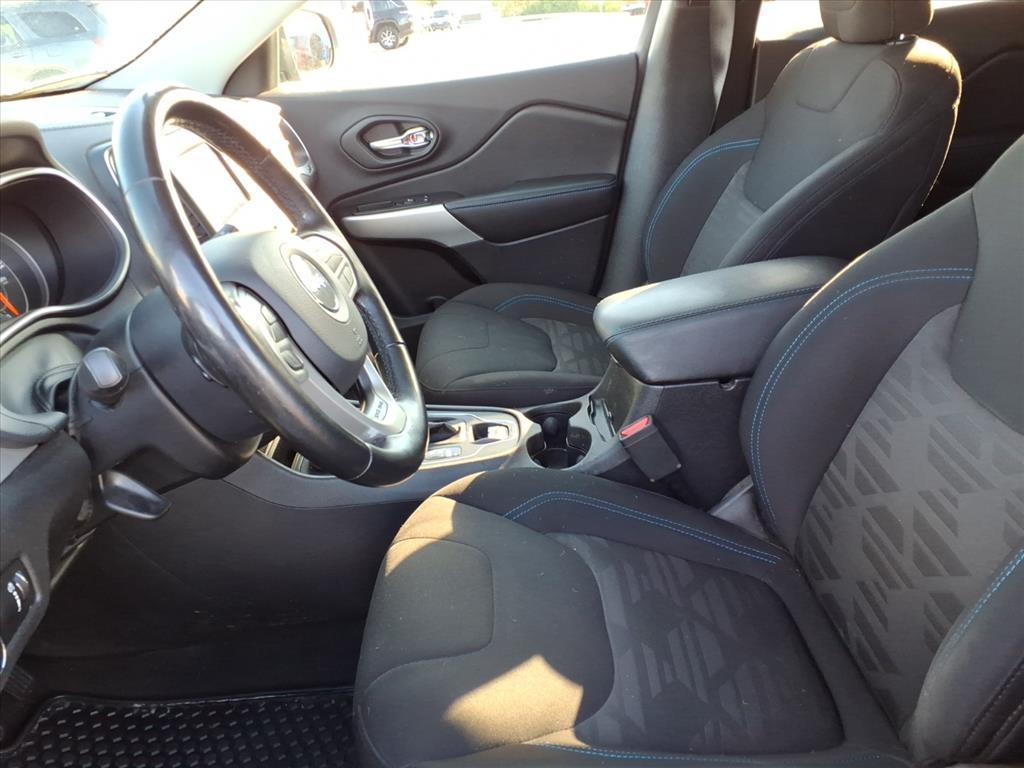 used 2019 Jeep Cherokee car, priced at $15,881