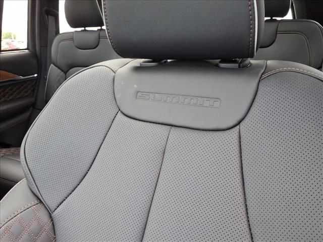 new 2026 Jeep Grand Cherokee car, priced at $56,919