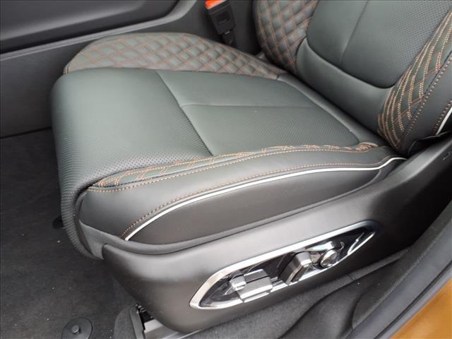 new 2026 Jeep Grand Cherokee car, priced at $56,919