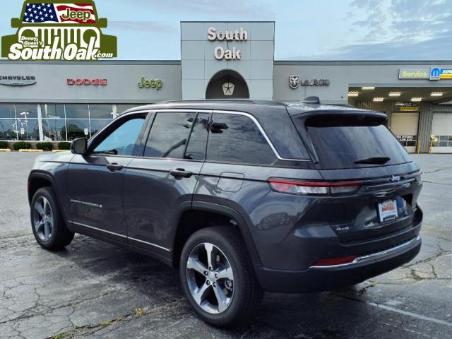 new 2025 Jeep Grand Cherokee car, priced at $46,004