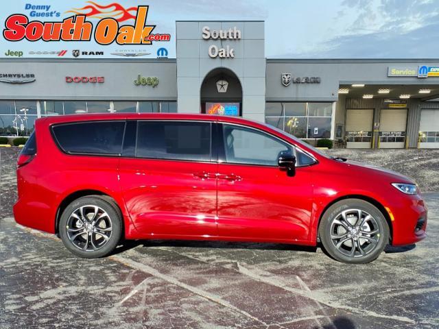 new 2026 Chrysler Pacifica car, priced at $39,370