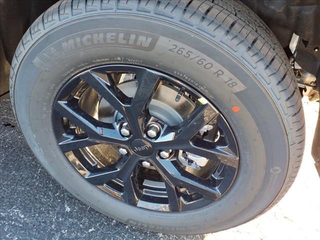 new 2025 Jeep Grand Cherokee car, priced at $39,215