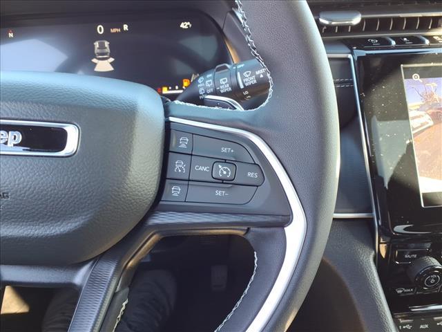 new 2025 Jeep Grand Cherokee car, priced at $39,215