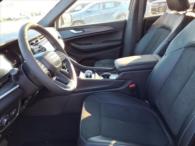 new 2025 Jeep Grand Cherokee car, priced at $39,215