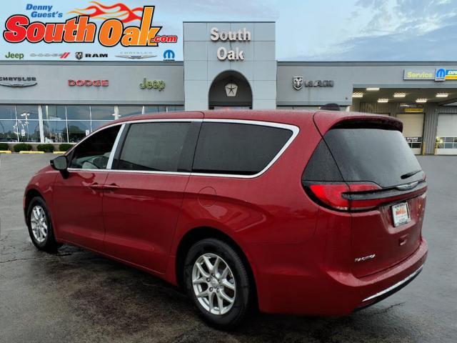 new 2026 Chrysler Pacifica car, priced at $39,425