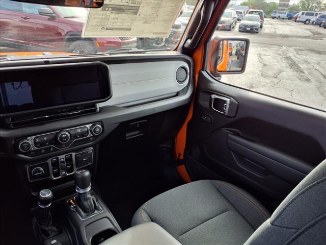 new 2025 Jeep Wrangler car, priced at $45,964