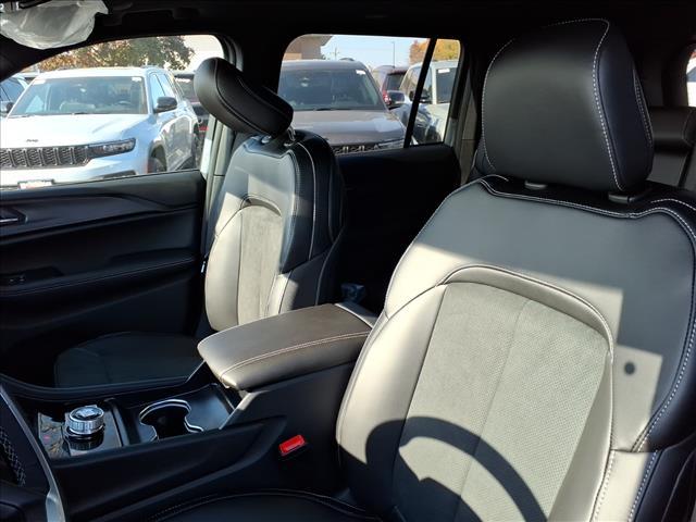 new 2025 Jeep Grand Cherokee car, priced at $37,499