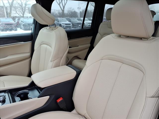 new 2026 Jeep Grand Cherokee car, priced at $45,154