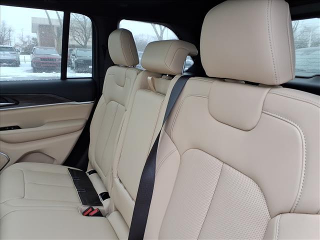 new 2026 Jeep Grand Cherokee car, priced at $45,154