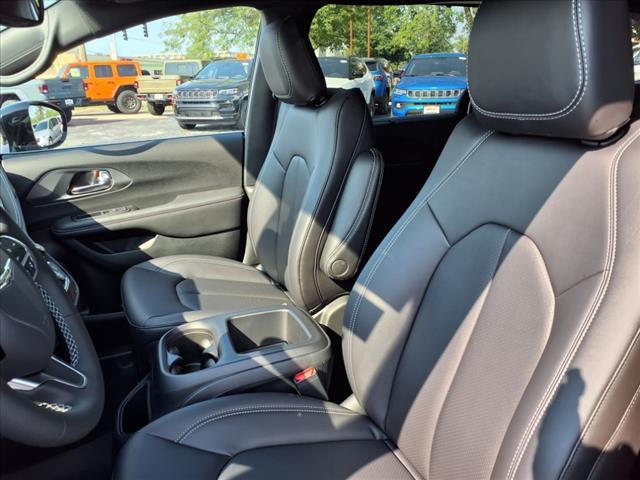 new 2026 Chrysler Pacifica car, priced at $40,190