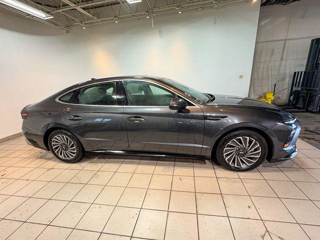 used 2024 Hyundai Sonata Hybrid car, priced at $23,385