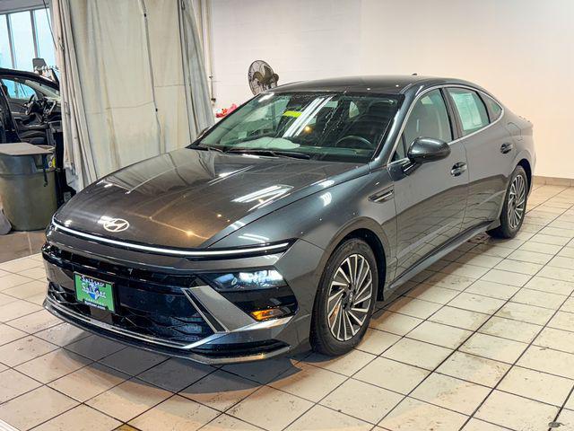 used 2024 Hyundai Sonata Hybrid car, priced at $23,385