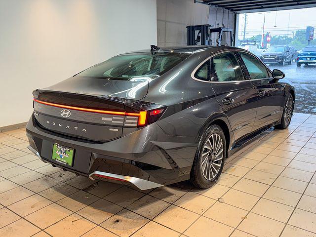 used 2024 Hyundai Sonata Hybrid car, priced at $23,385