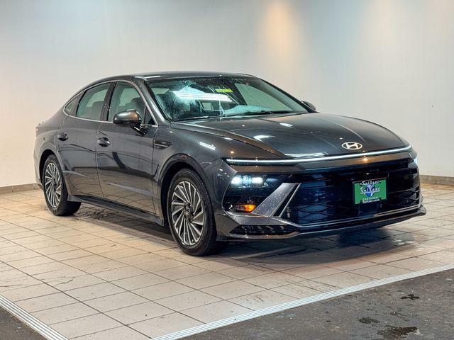 used 2024 Hyundai Sonata Hybrid car, priced at $23,385