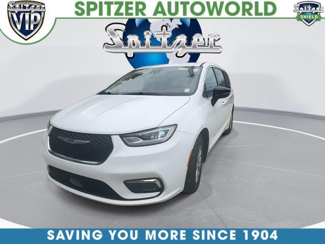 used 2024 Chrysler Pacifica car, priced at $25,341