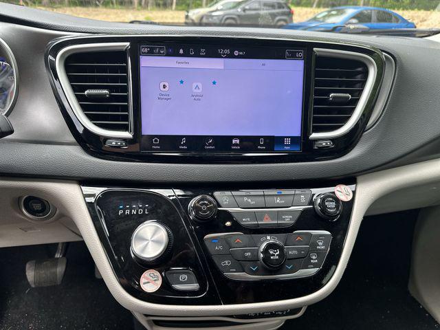 used 2024 Chrysler Pacifica car, priced at $25,341