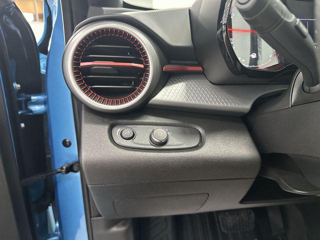 used 2025 Chevrolet Trax car, priced at $22,294