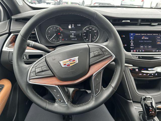 used 2025 Cadillac XT5 car, priced at $44,598