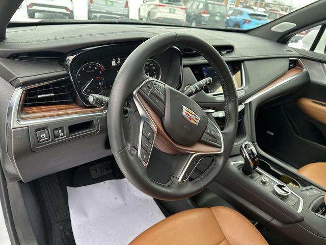 used 2025 Cadillac XT5 car, priced at $44,598