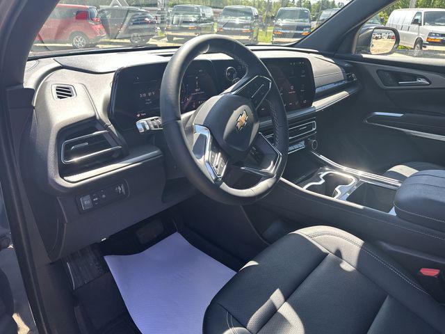used 2025 Chevrolet Traverse car, priced at $36,880