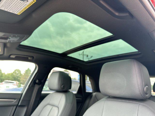 Audi Q3 view 21