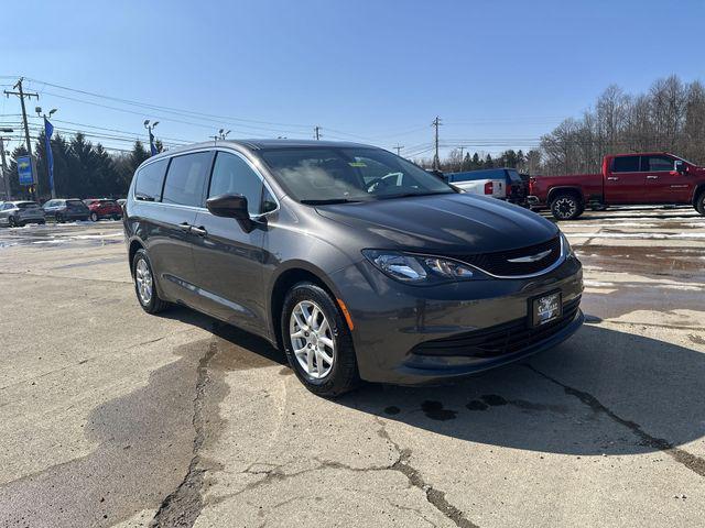used 2017 Chrysler Pacifica car, priced at $12,554