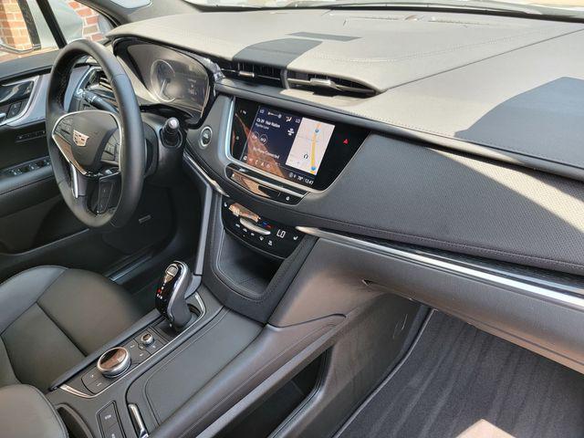 used 2025 Cadillac XT5 car, priced at $37,706