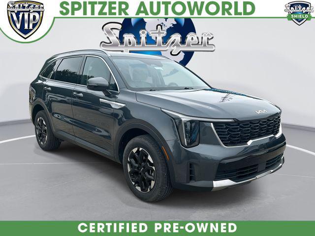 used 2025 Kia Sorento car, priced at $30,161