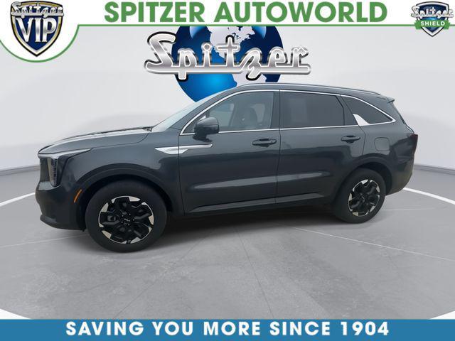 used 2025 Kia Sorento car, priced at $30,161