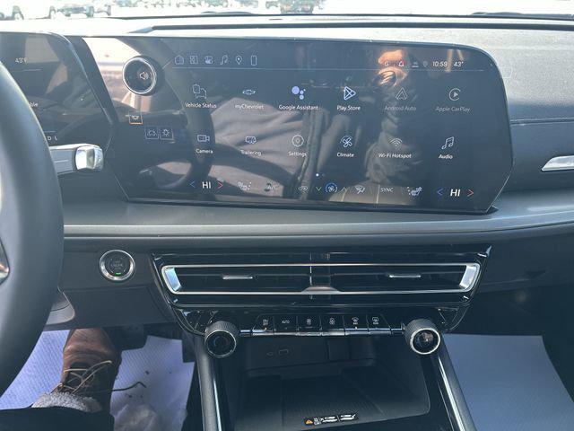 new 2026 Chevrolet Traverse car, priced at $43,045