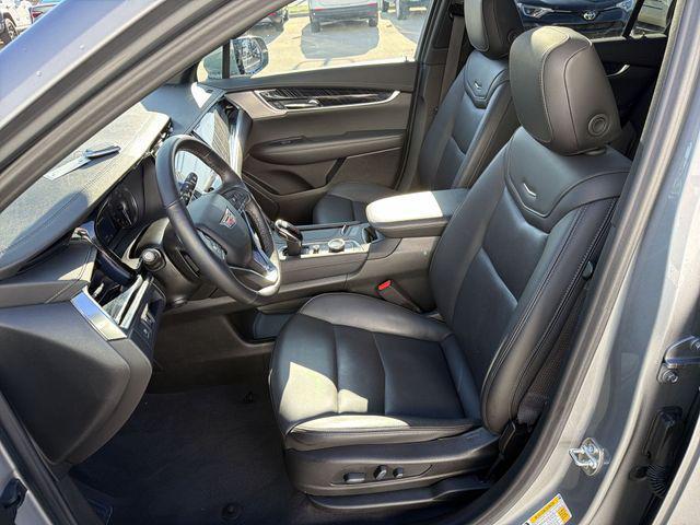 used 2025 Cadillac XT6 car, priced at $46,991